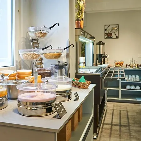 Ξενοδοχείο Anhalt 2*